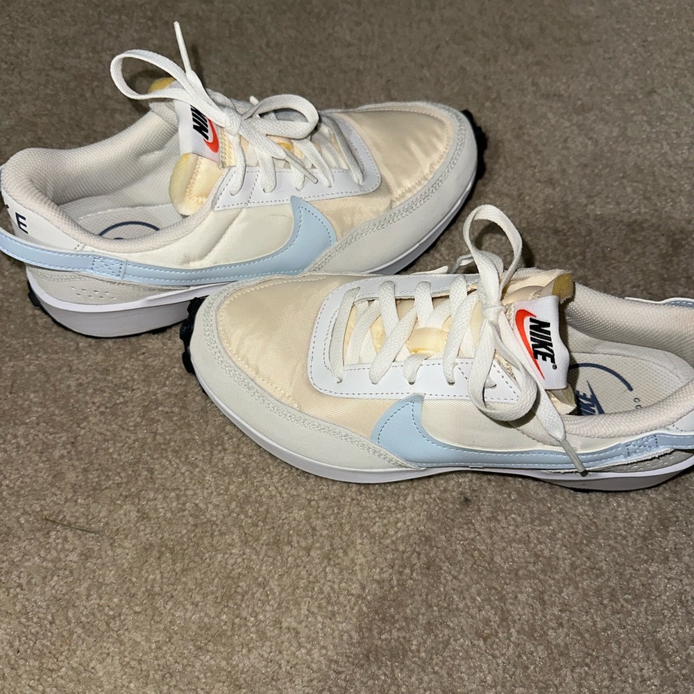 nike waffle debut shoes- women